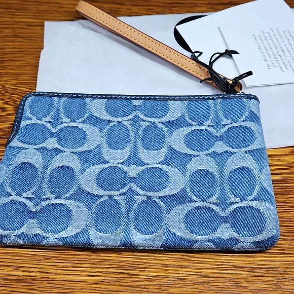 Coach Corner Zip Wristlet In Signature Denim NWT - Picture 5 of 8